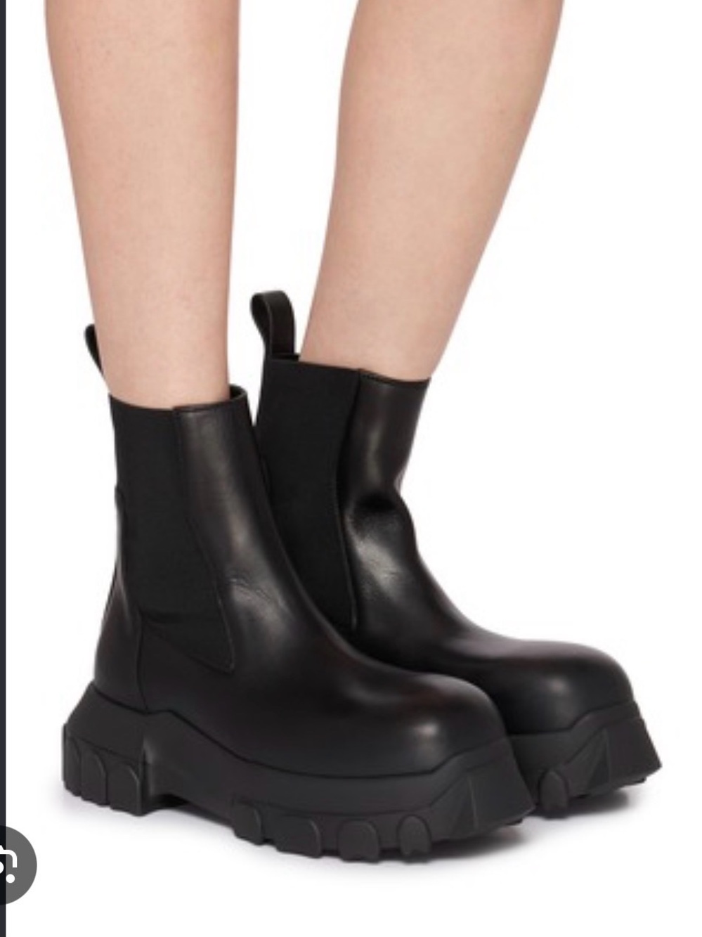 RICK OWENS
Black Beatle Bozo Tractor Boots Women